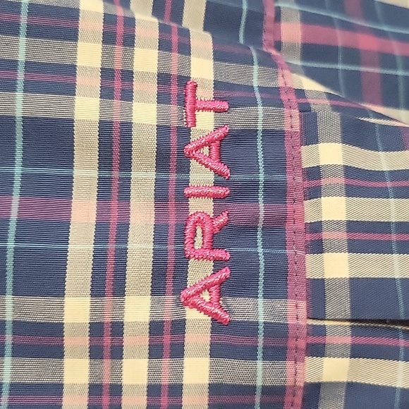 NWOT! Men's Dark Blue Plaid Ariat Shirt, Size Medium - Picture 5 of 5